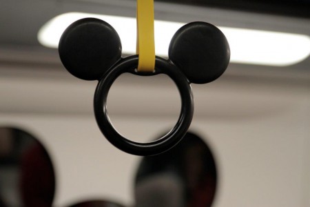 Disneyland, junan käsihihna.