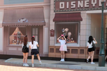 Disneyland, poseerausta myös täällä, ei siis mitään outoa näillä kulmilla.