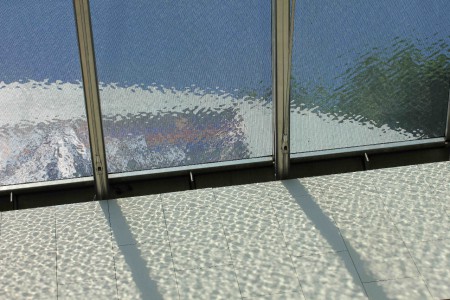 Metroaseman katolla virtaa vesi