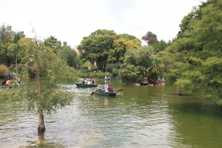 Parc de la Ciutadella- näkyi monta tapaa soutaa