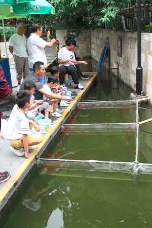 Lasten kalastelua - huvin vuoksi