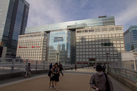 Takashimaya Times Square -tavaratalo, 15 kerrosta