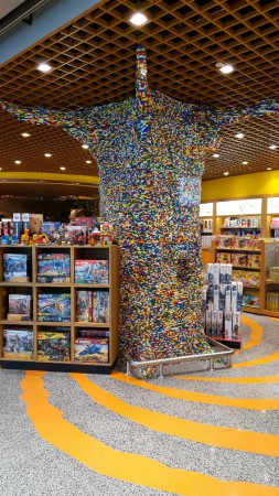 Doha airport - LEGO-puu