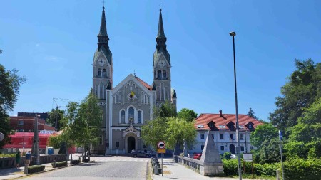 Trnovan kirkko ja silta