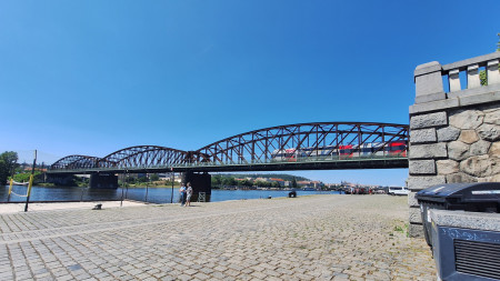 Vltava-joen rantaa