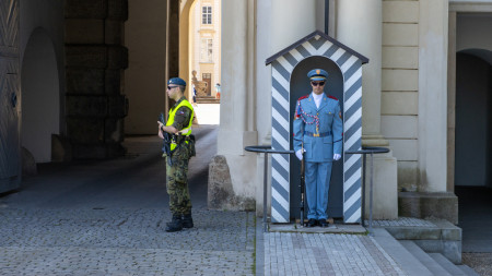 Prahan linna - turvallisuus ensin