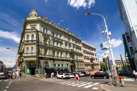 Deminka Palace