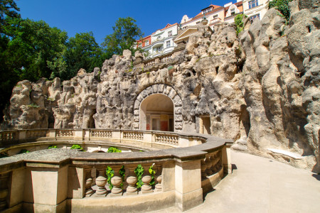 Keinotekoinen luola, Grotto Umela jeskyne 